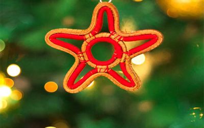 Estrella de Pino – Adorno navideño rojo