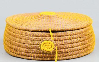 Canasta de Pino con Tapa – Amarilla grande