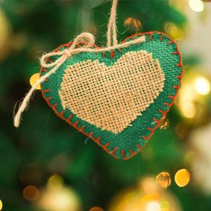 ornamento navideño corazón verde